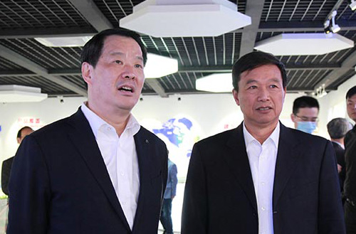 中建材總裁、中國工程院院士彭壽一行蒞臨鵬飛集團考察